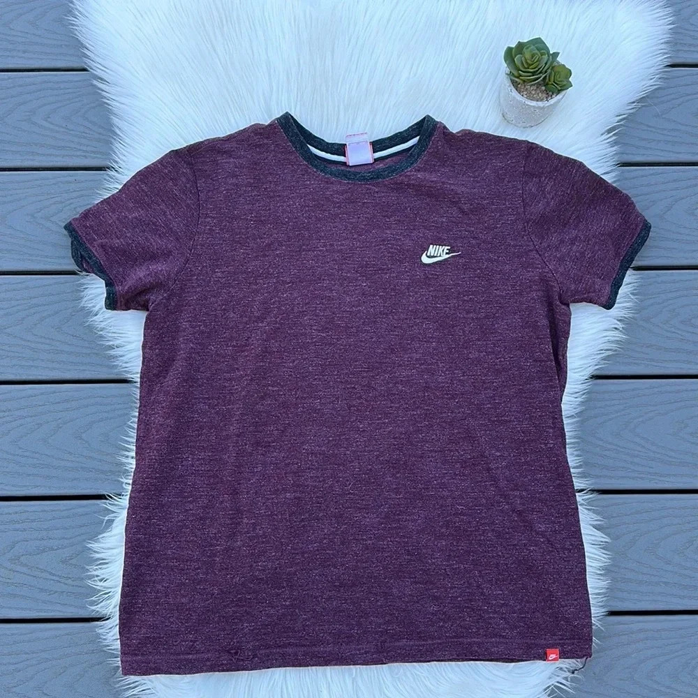 Nike marbled maroon tee with logo on chest